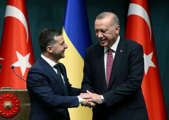Türkiyə və Ukrayna liderləri telefonla danışdı 